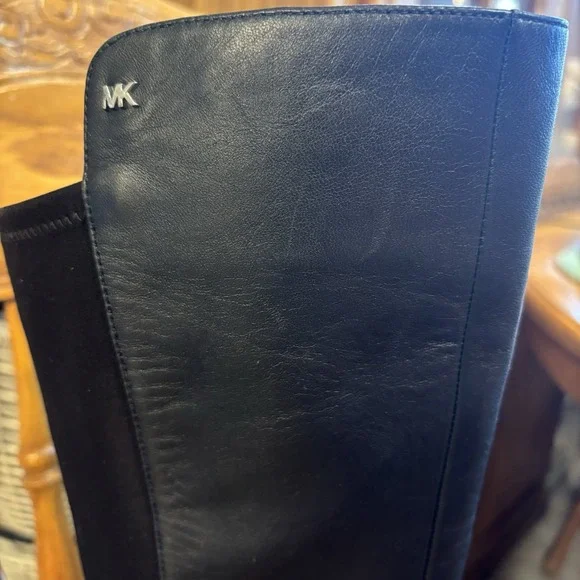 Michael Kors Women's Black Leather Knee‎ High Zipper Riding Boots Size 7 M - Picture 8 of 11